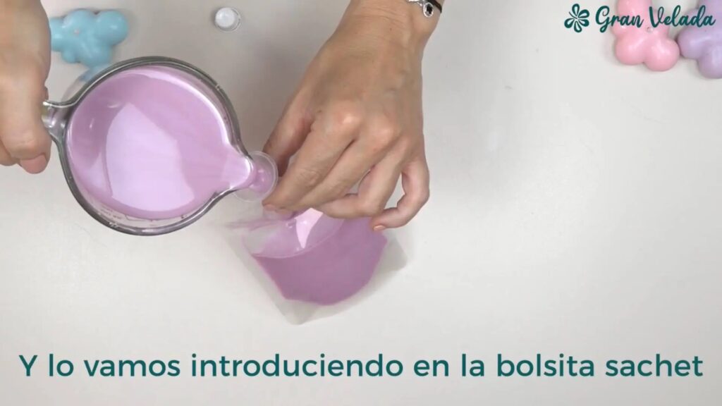 Cómo hacer squeezable wax melts paso 9